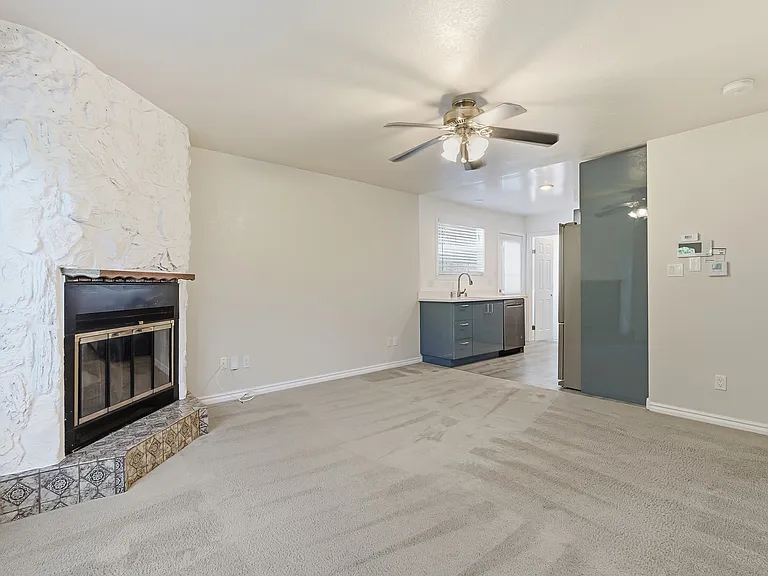 1162 Davis St — Photo 22