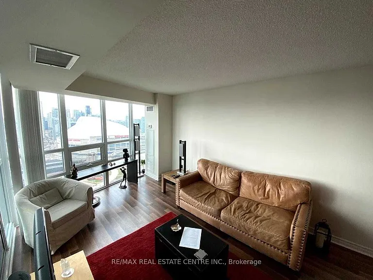 19 Grand Trunk Cres #3601 — Photo 4