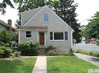 22 Pequot Ave, Port Washington, NY 11050