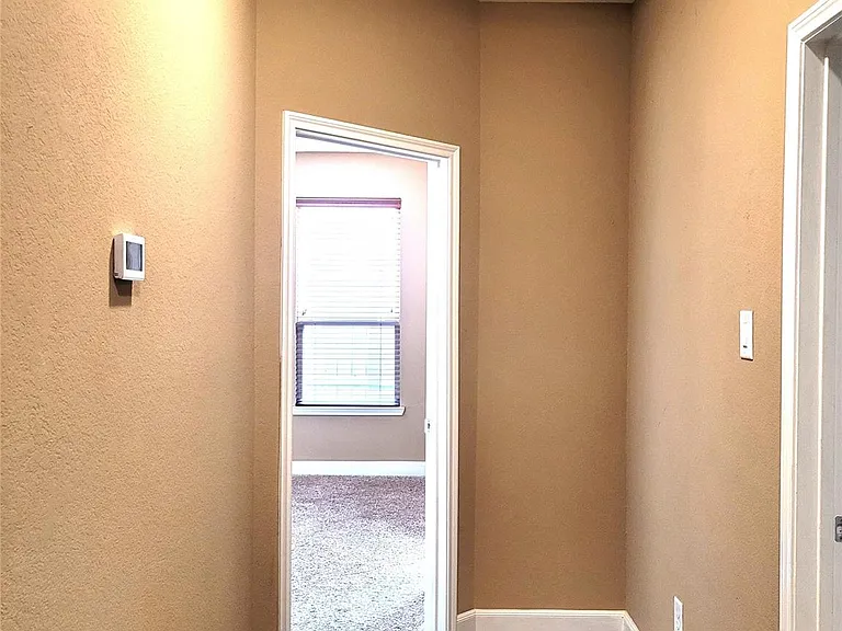 24015 Buffalo Cove Ln — Photo 11