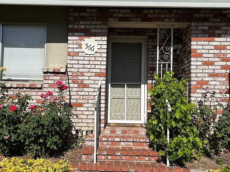 566 Joaquin Dr — Photo 1