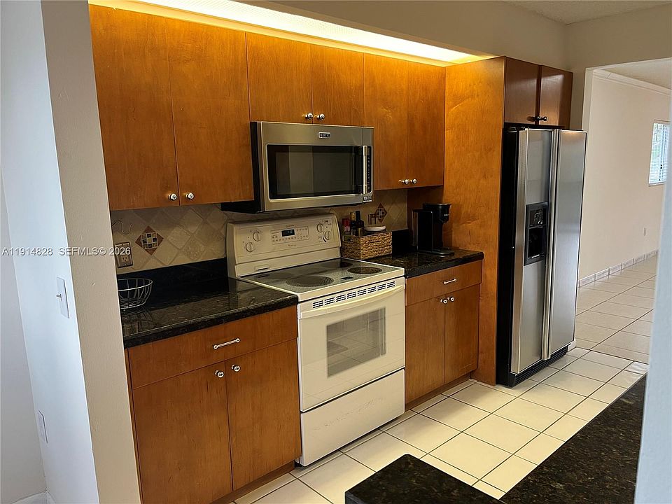 1st image of 1301 SW 142nd Ave APT 301H