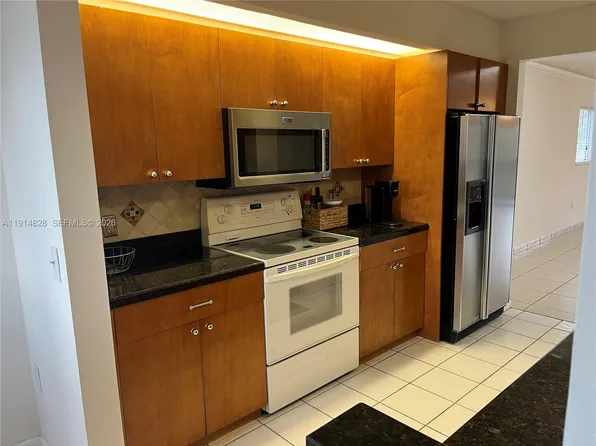 1301 SW 142nd Ave APT 301H, Pembroke Pines, FL 33027