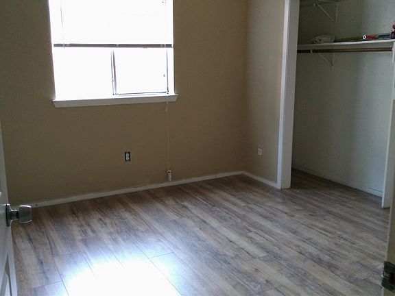 4th image of 15715 Pfeiffer Dr