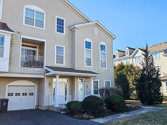5th image of 51 Farrah Dr #1611