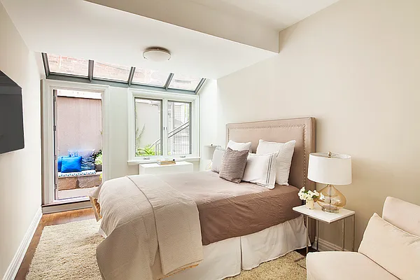 Sold by Stribling | media 22