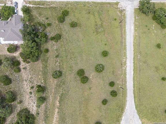 5th image of 102 Serapia Garza LOT 393