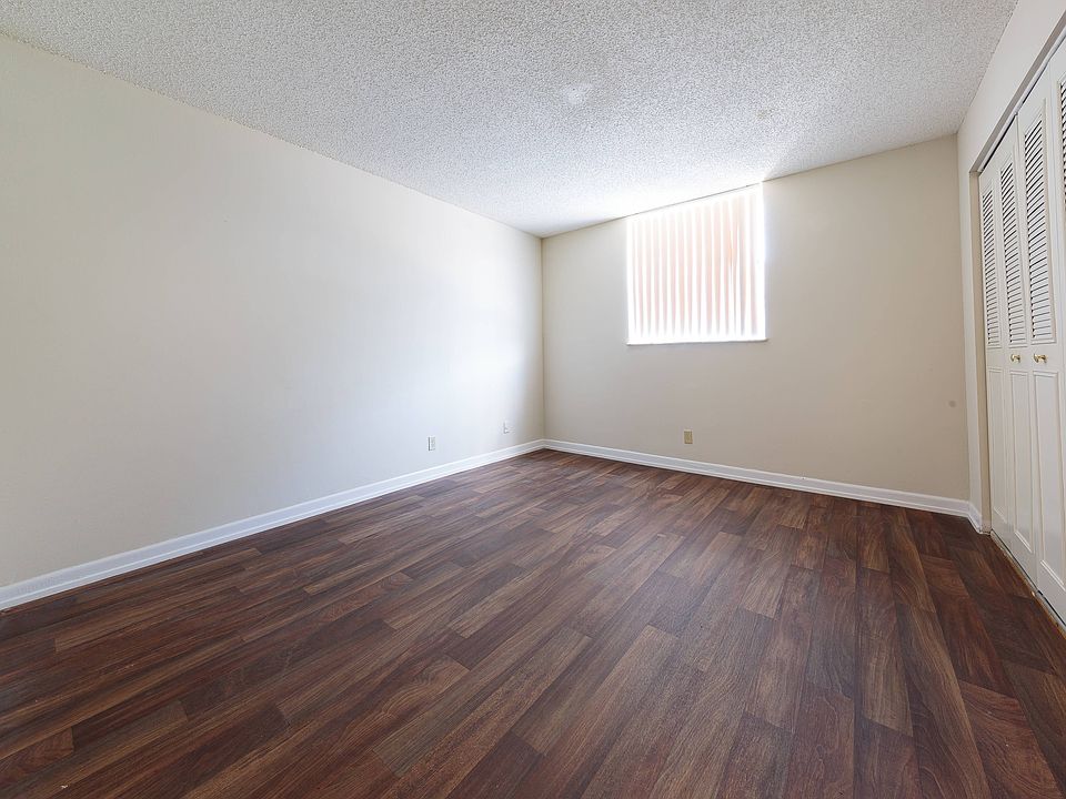 Sunset Palms | Second Spacious Bedroom