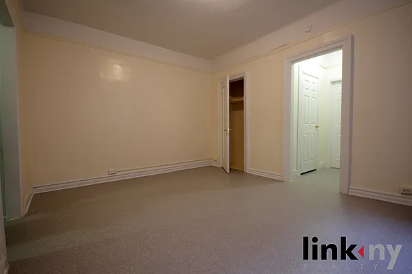 Rented by Link NY Realty | media 3