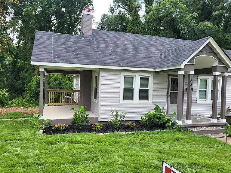 289 Marion Ave — Photo 2