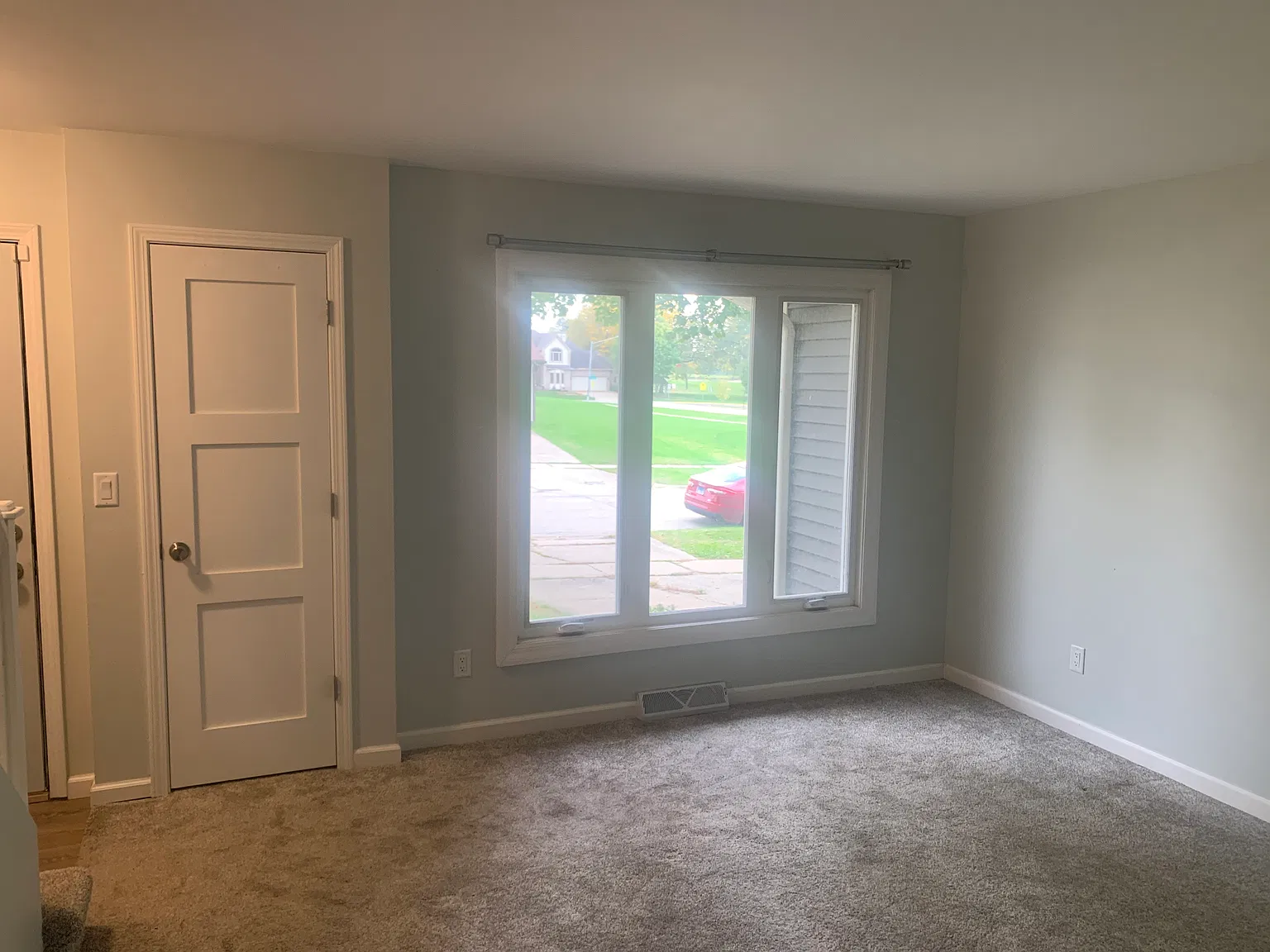 3 bed, 1.5 bath, $1,725 — Photo 2