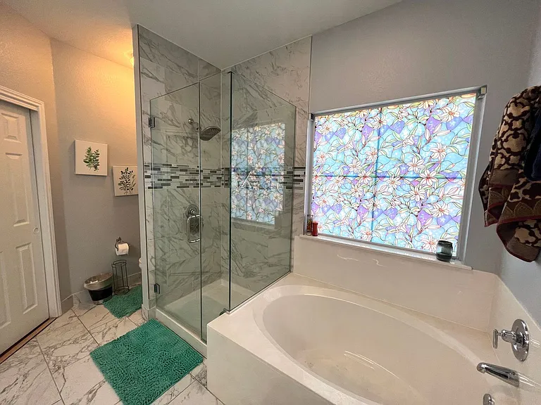 2106 Huxley Ln — Photo 17