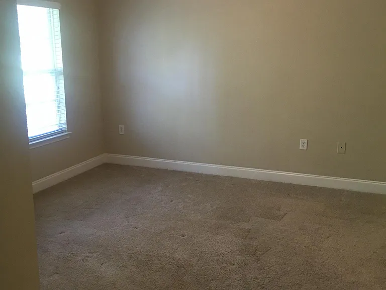 1019 Basildon Rd — Photo 10