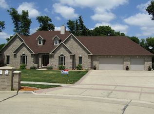 2923 Oak Tree Cir, Fort Dodge, IA 50501