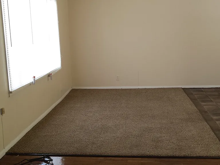 2128 Oliver Ave — Photo 5