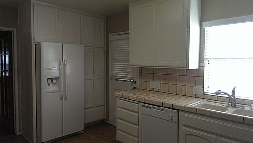 3rd image of 14138 Flomar Dr