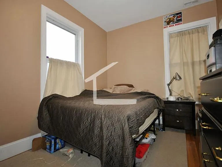 6 Saint Lukes Rd #3 — Photo 5