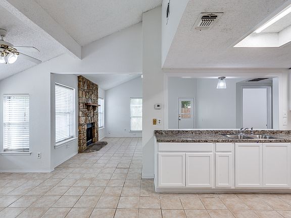 3rd image of 6 Tanager Ct