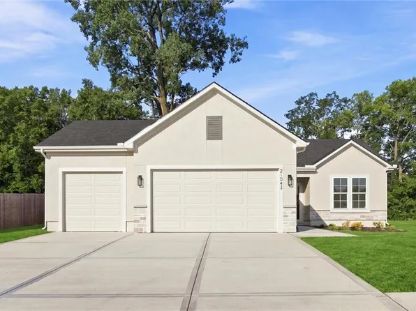 21043 S 225th St, Spring Hill, KS 66083