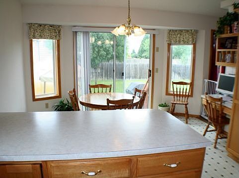 4th image of 540 N Emporia Ave
