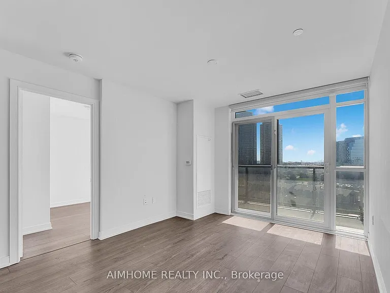 225 Village Green Sq #1006 — Photo 7