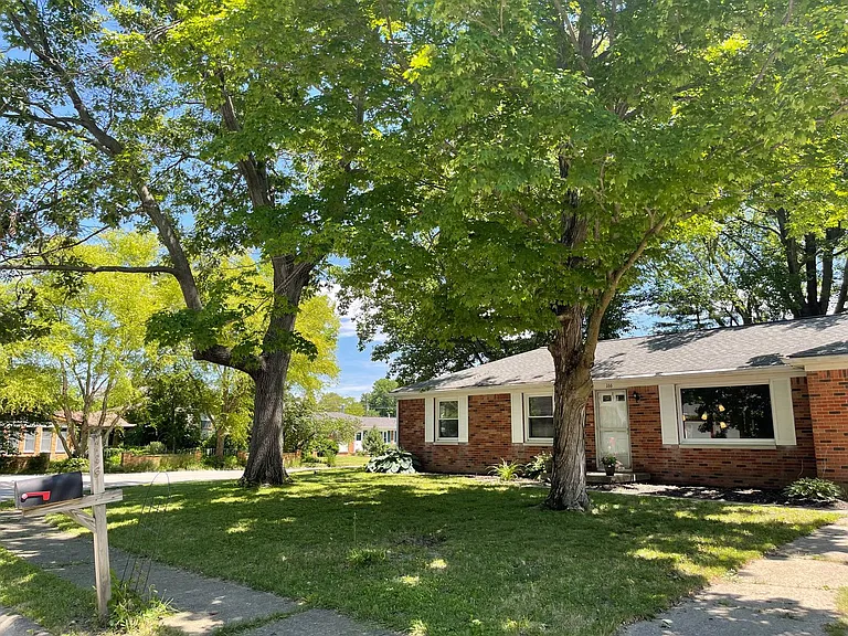166 Prophet Dr — Photo 2