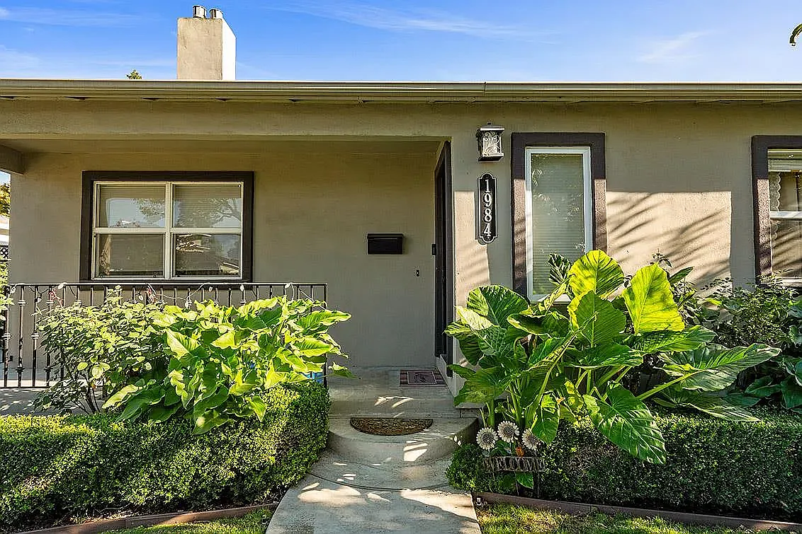 4 bed, 3.5 bath, 2400 sqft, $1,200 — Photo 4