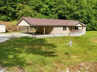 52 Extension Dr, Whitesburg, KY 41858
