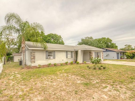 3rd image of 807 Cinnamon Dr E
