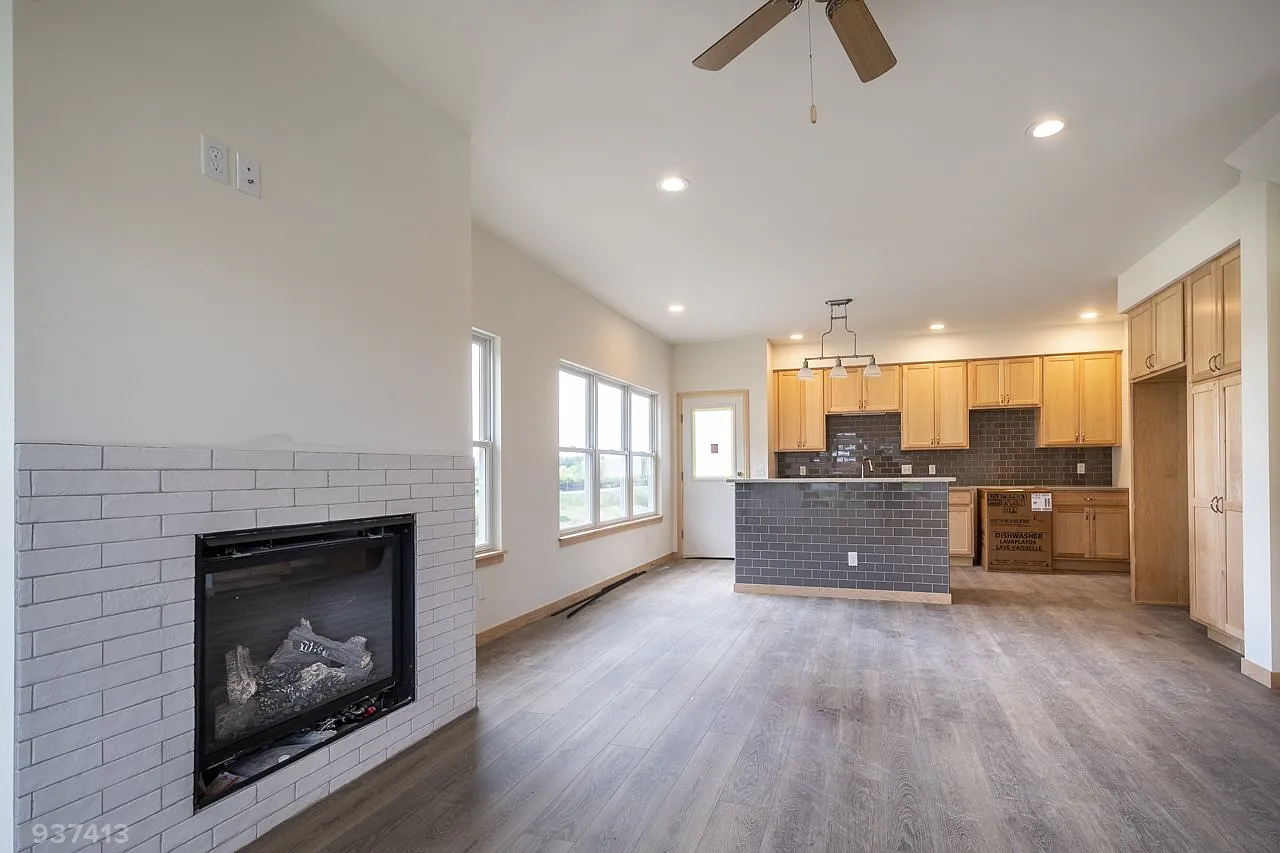 2 bed, 2.5 bath, 1364 sqft, $2,350 — Photo 4
