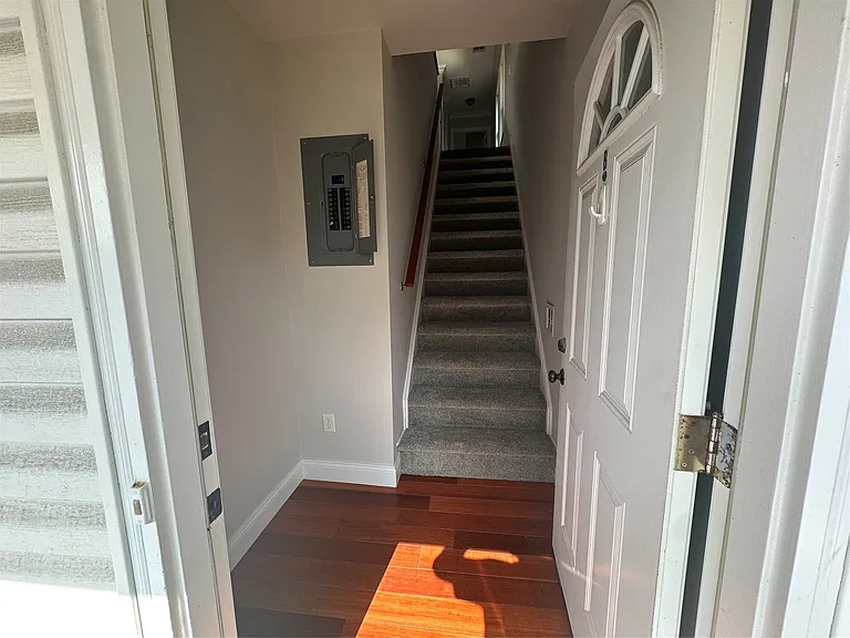 35 Mary St #2 — Photo 2