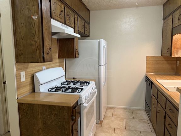 4th image of 2210 Silverway Dr APT B