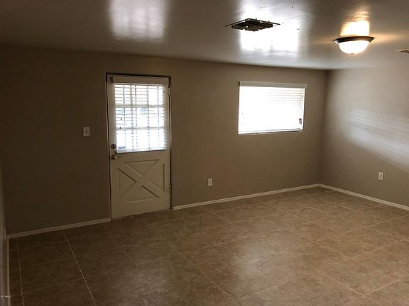 5th image of 3010 W Orangewood Ave