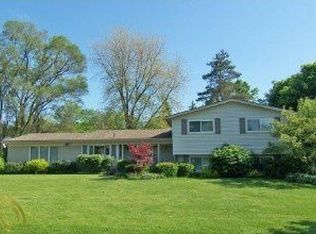 2641 Cheswick Dr, Troy, MI