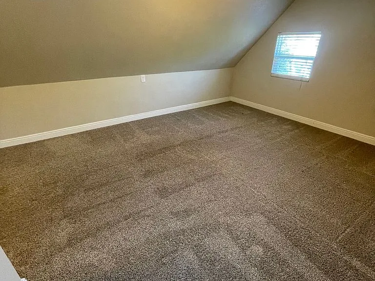 825 Fox St — Photo 3