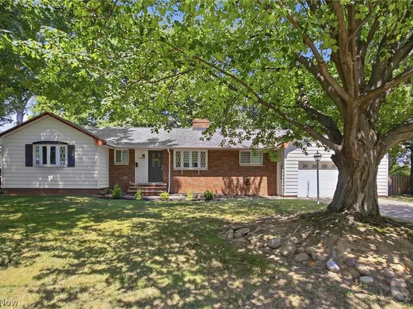 418 North St, Brooklyn Heights, OH 44131