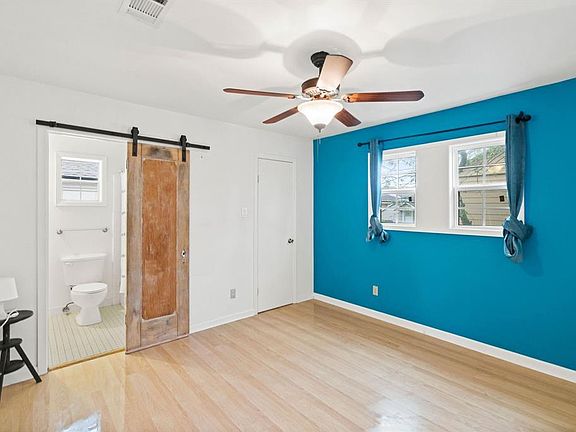 4th image of 2338 Shakespeare St #1/2