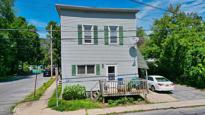 3rd image of 17 Crandall Street