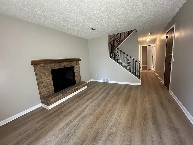 5663 Frank Ave NW — Photo 7