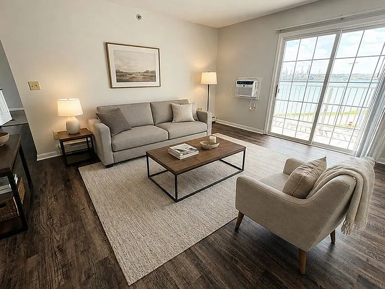 ST. CLAIR LANDINGS — Photo 10