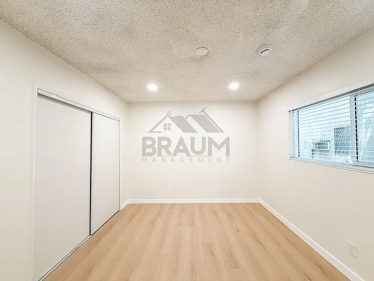 18350 NAPA ST. — Photo 19