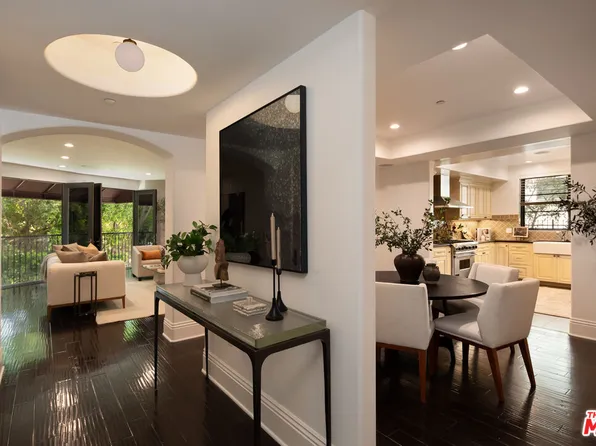 11715 Chenault St Unit 204, Los Angeles, CA 90049
