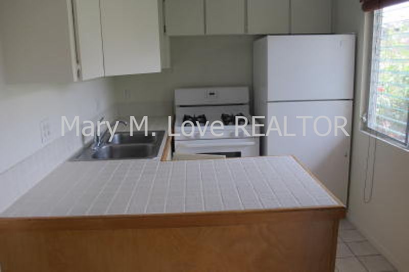 1st image of 75-6008 Alii Dr APT 131