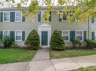 456 Roxbury Ln #O, Monroe Township, NJ 08831