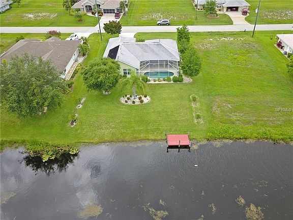 2nd image of 927 Rotonda Cir