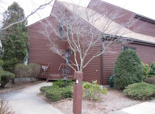 97 W Main St APT 30, Niantic, CT 06357