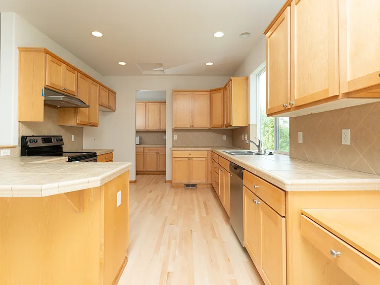 9448 S 196th Pl — Photo 13