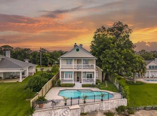 3039 Bayshore Dr, Bacliff, TX 77518