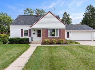 231 E Douglas St, Port Washington, WI 53074