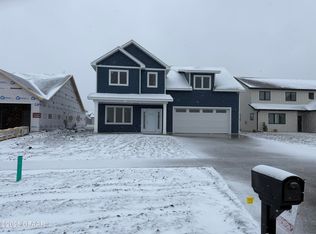 6031 S 14th St, Grand Forks, ND 58201